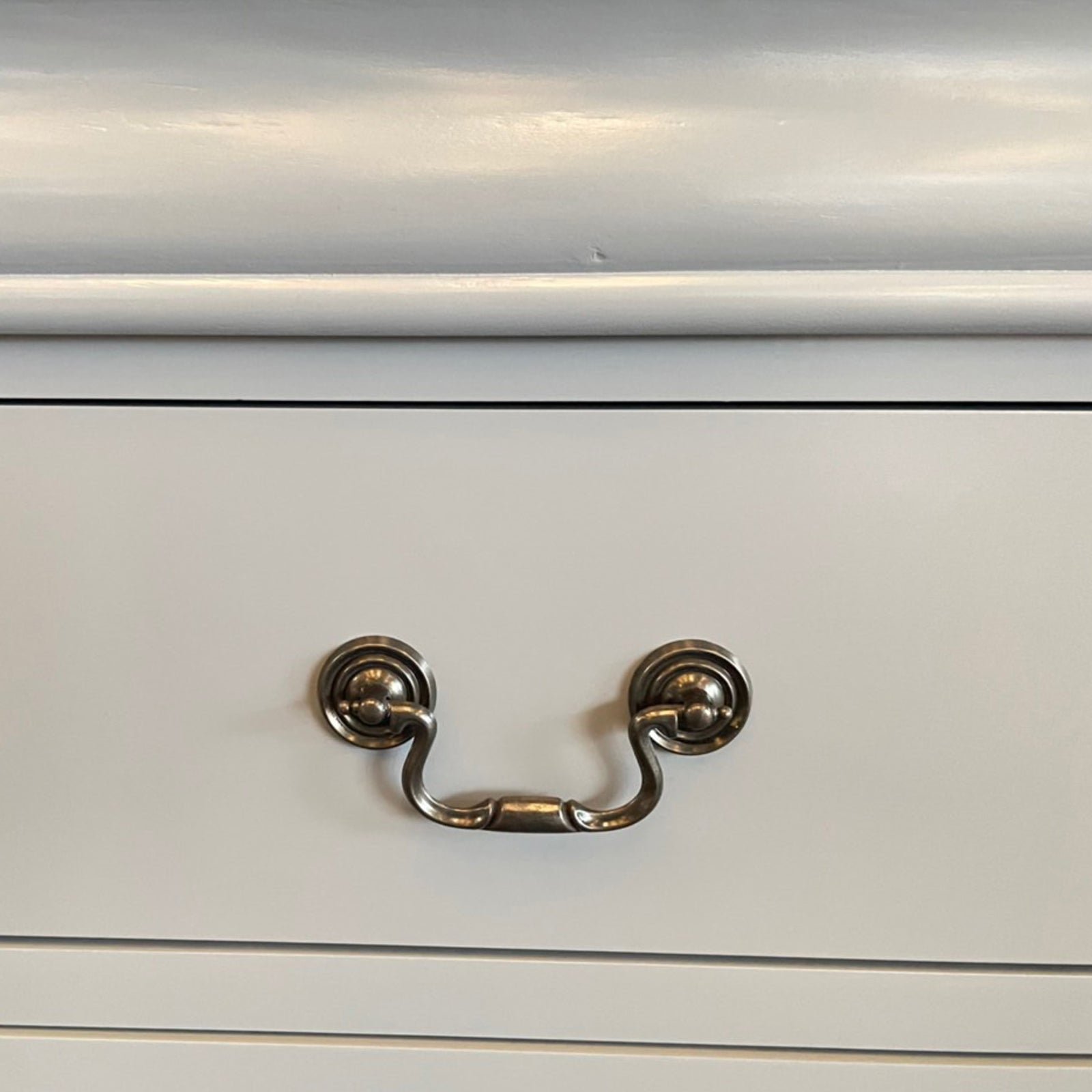 Dressing Chest with 6 Storage Drawers in Solid Wooden Mirror Metal Handles Grey Colour - V43-DRS-SPNC Dressing Chest with 6 Storage Drawers in Solid Wooden Mirror Metal Handles Grey Colour - Image 6