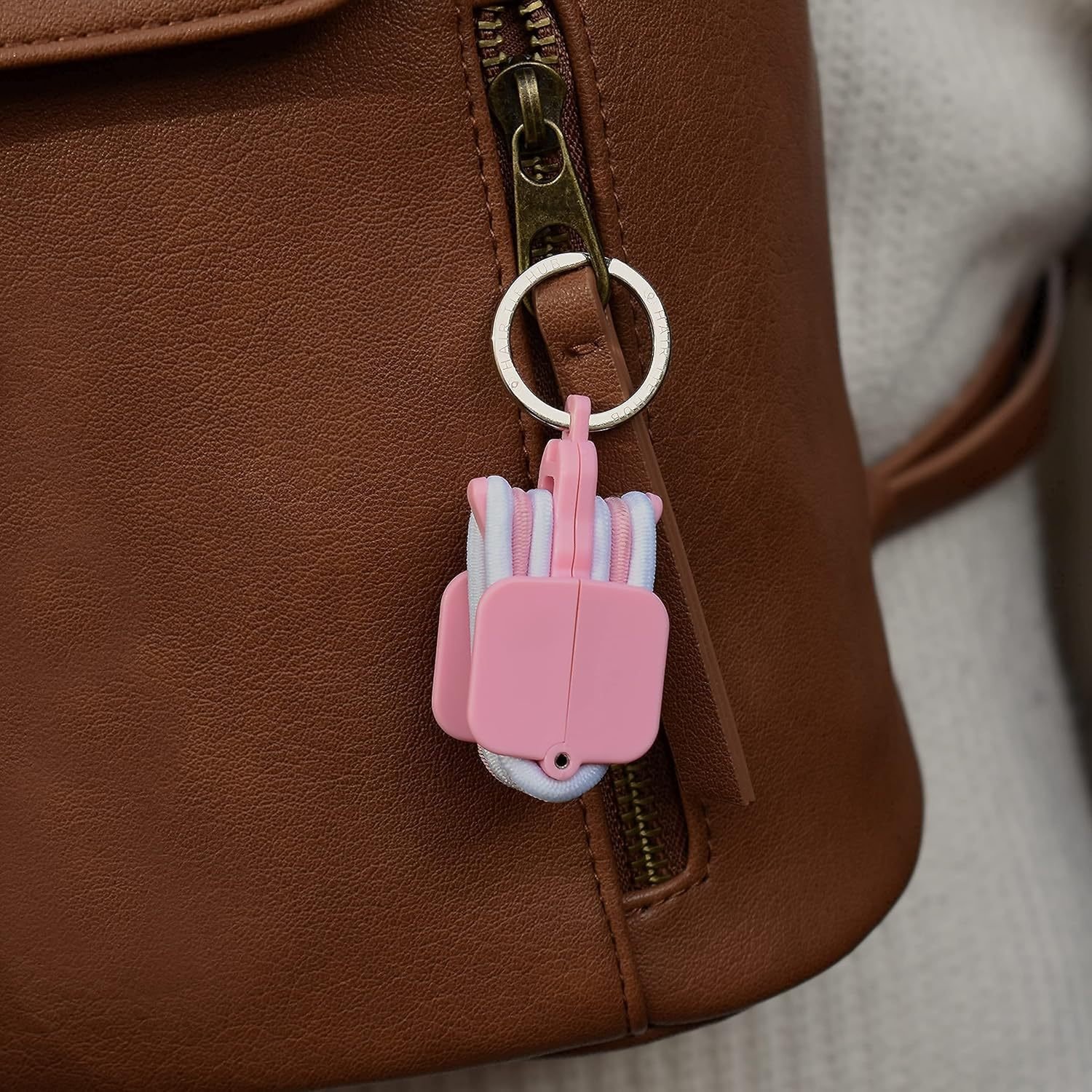 3-PCS Pink Portable Hair Tie Organizer Keychain Compact Hair Accessories Holder with Clip for Travel School Bag and Purse - V888-ELOSUNG40746 3-PCS Pink Portable Hair Tie Organizer Keychain Compact Hair Accessories Holder with Clip for Travel School Bag and Purse - Image 4