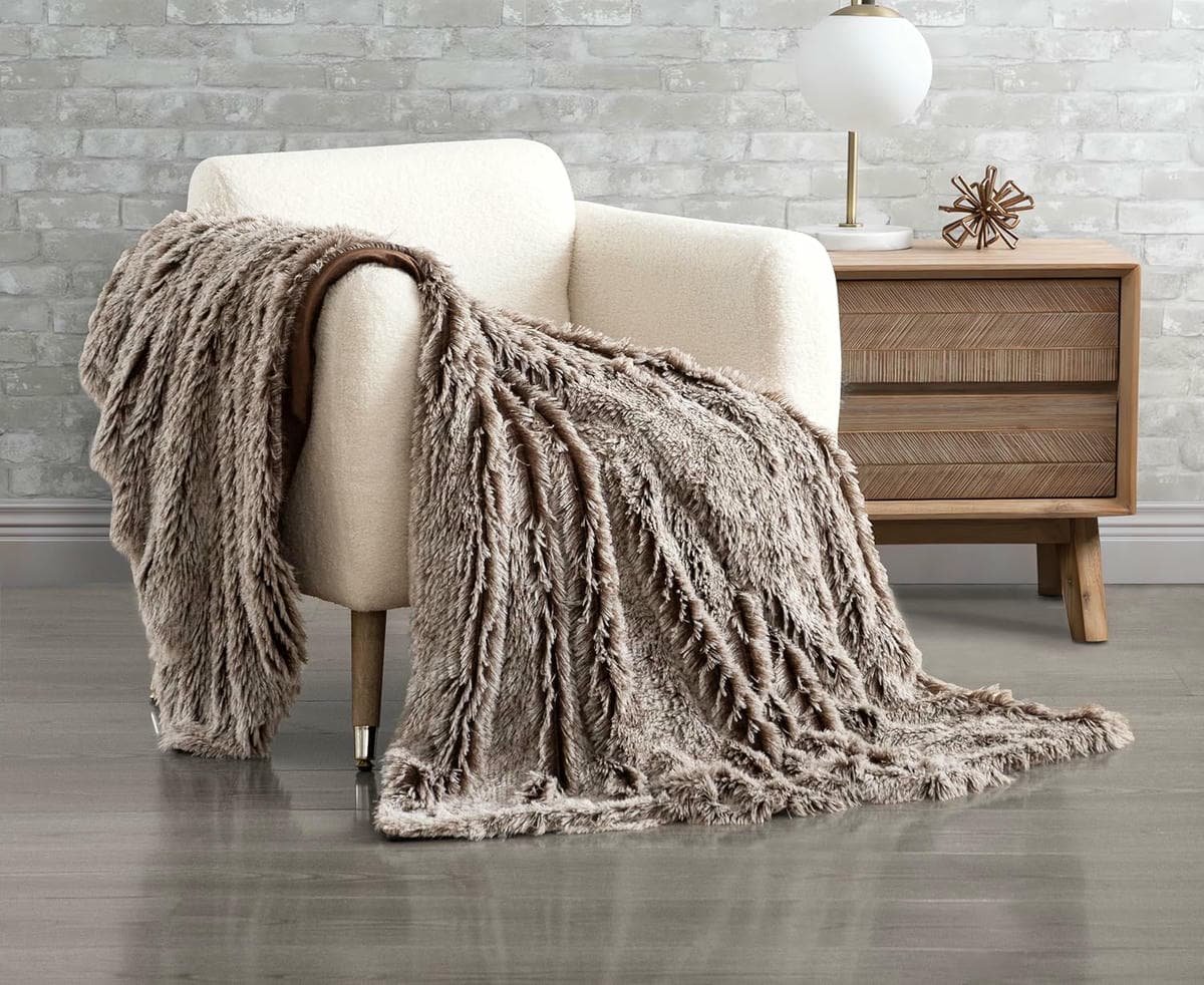 Double Sided Fx Fur Shaggy Throw Blanket - Chestnut - V439-TRSHAGGYCHEST V439 TRSHAGGYCHEST 191083 00