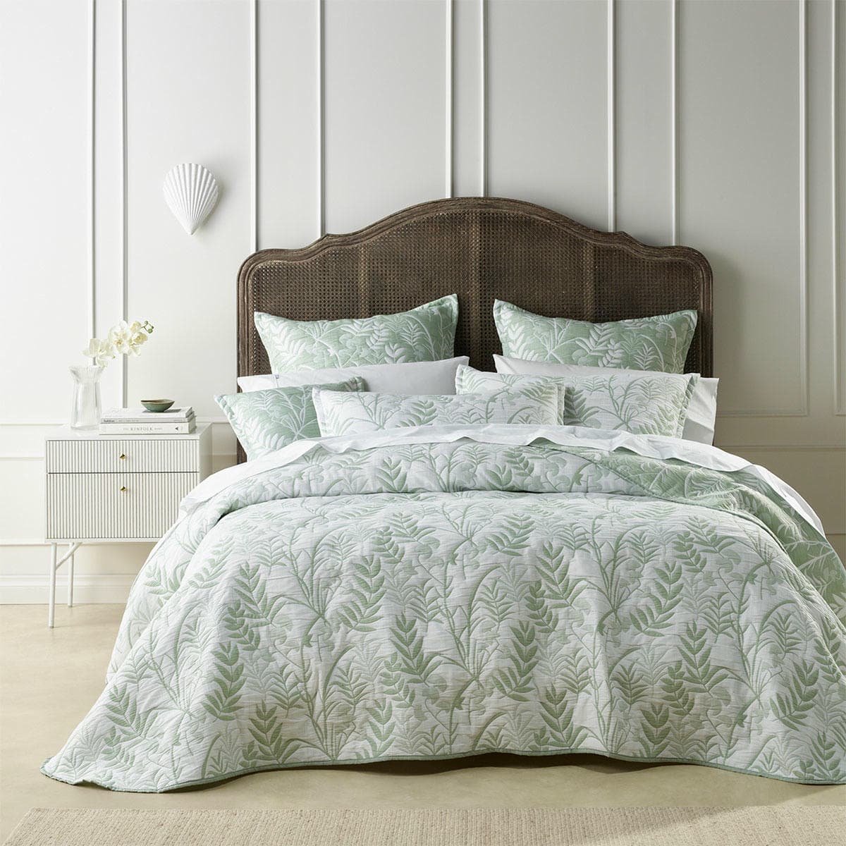 V442 BCA BEDSPREAD EDEN SAGE QS 158722 00