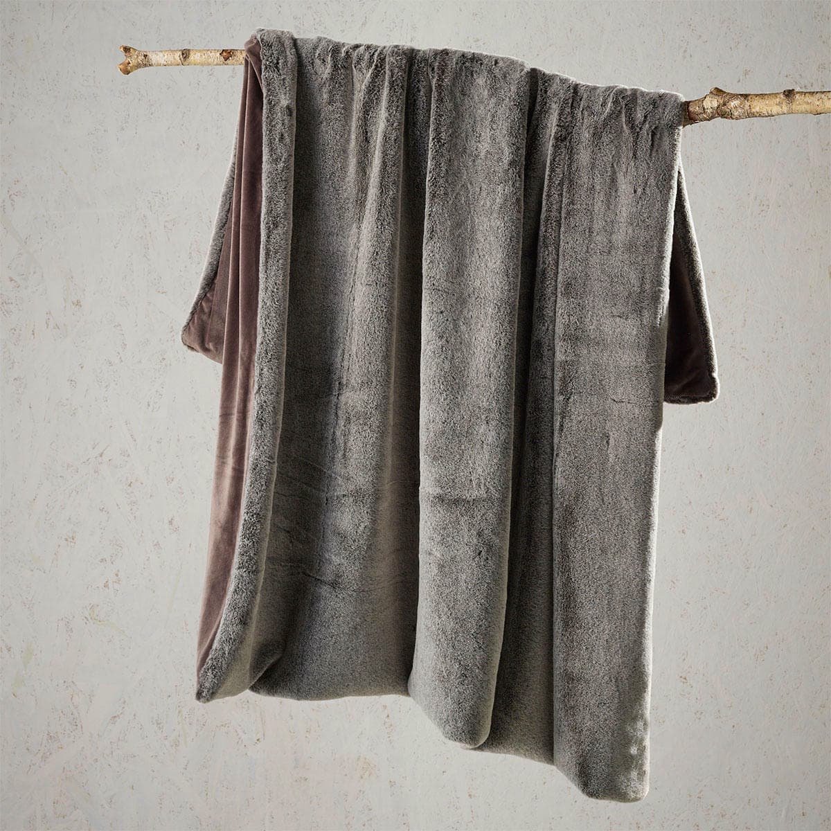 V442 BCA THROW HOTHAM BROWN RE 202732 00