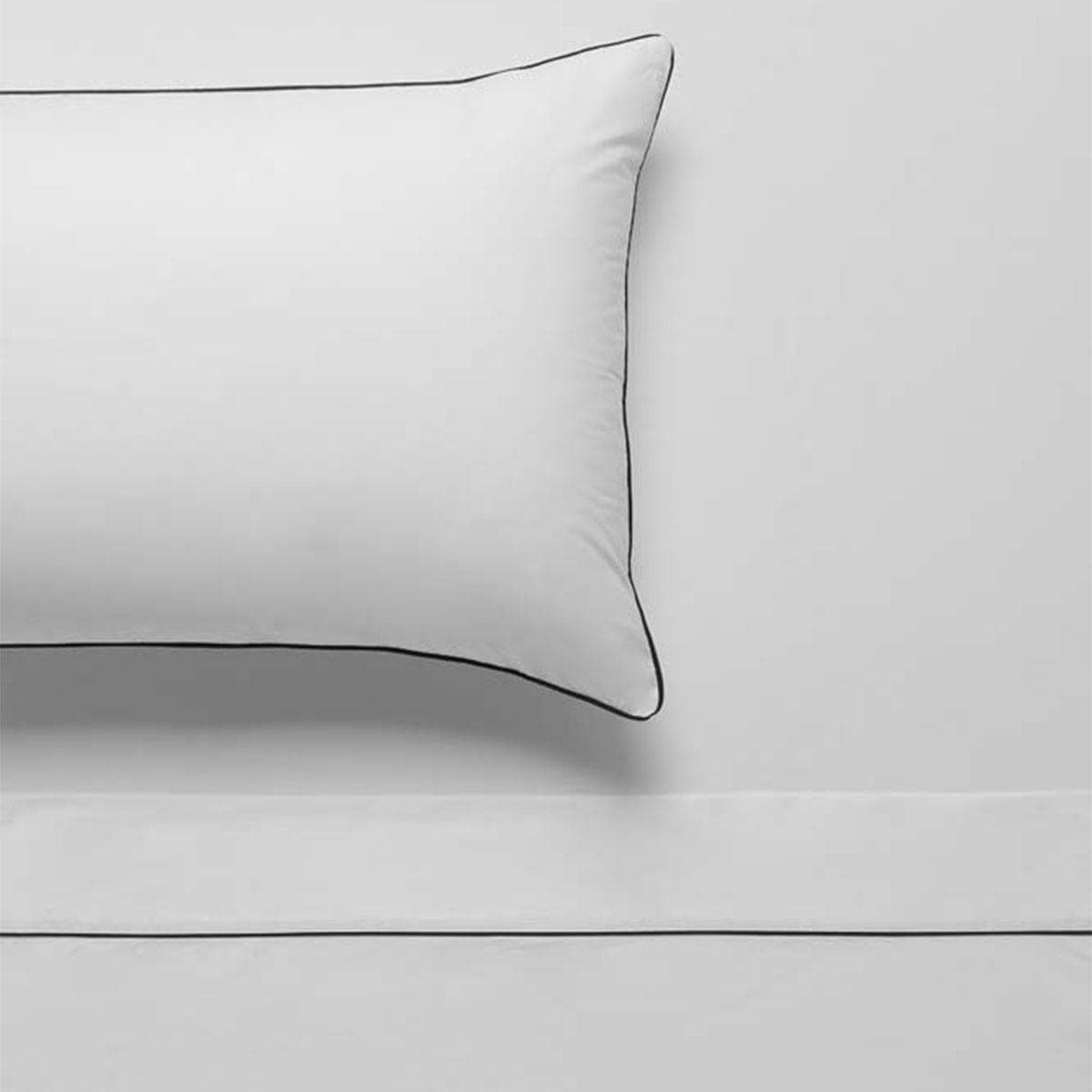 Accessorize White/Black Piped Hotel Deluxe Cotton Sheet Set Queen - V442-HIN-SHEETS-HOTELPIPED-WHITEBLACK-QS Accessorize White/Black Piped Hotel Deluxe Cotton Sheet Set Queen - Image 3