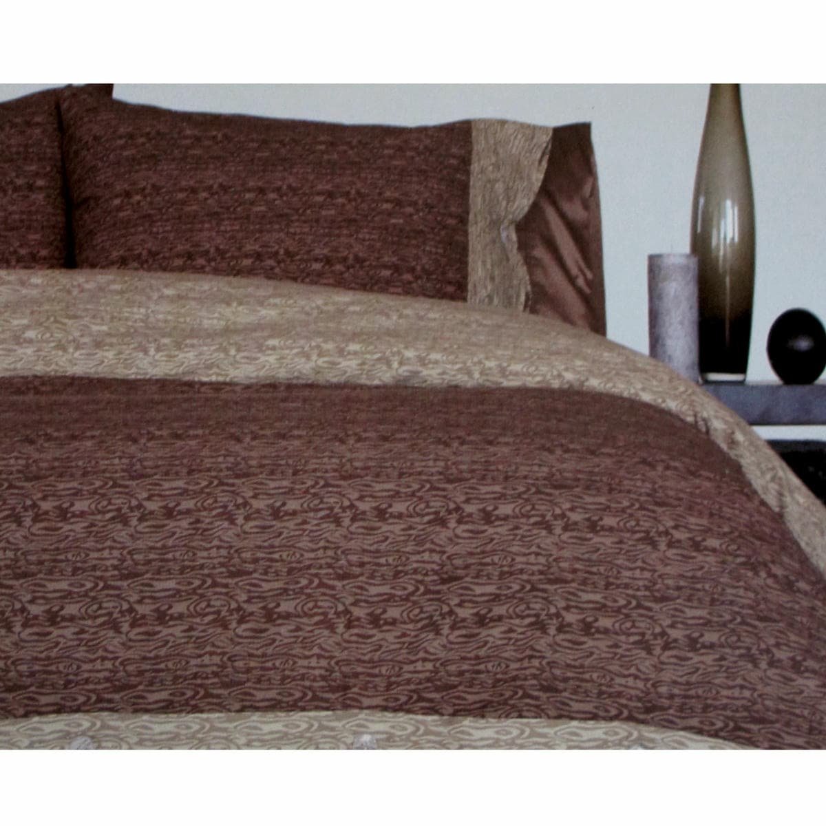 V442 INT QUILTCS MORAY CHOCOLATE DS 141393 00