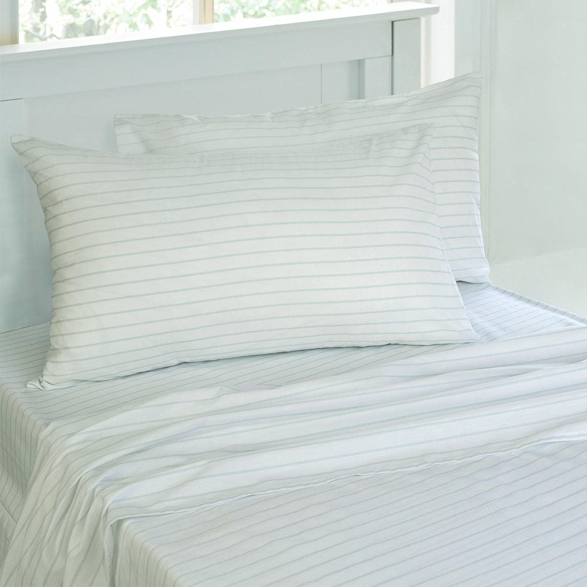 V442 INT SHEETS STRIPED CHAMBRAY DS 143809 00