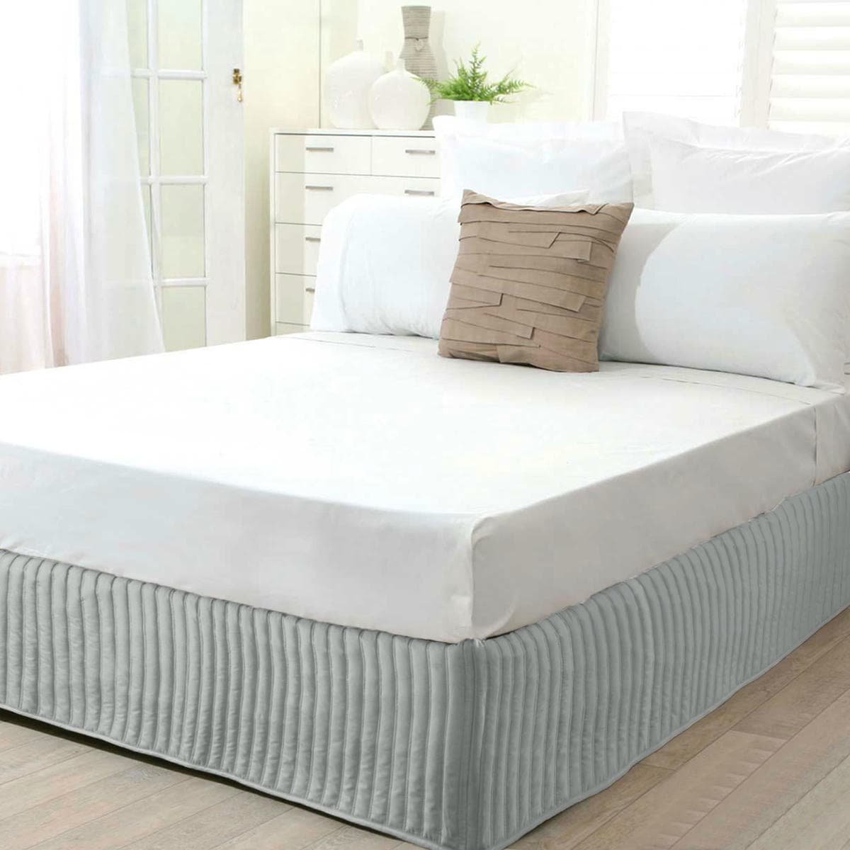 V442 INT VALANCE QUILTED SILVER DS 202914 00