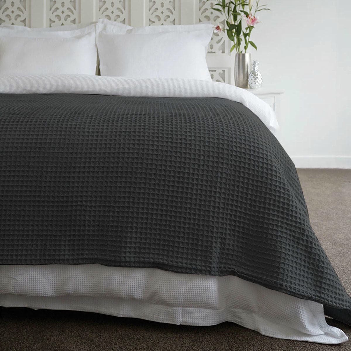V442 RAN BLANKET ARDENTWAFFLE CHARCOAL QS 204205 00