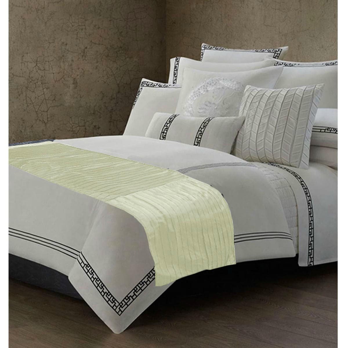 V442 RAP BEDR PLEATED CREAM 204814 00