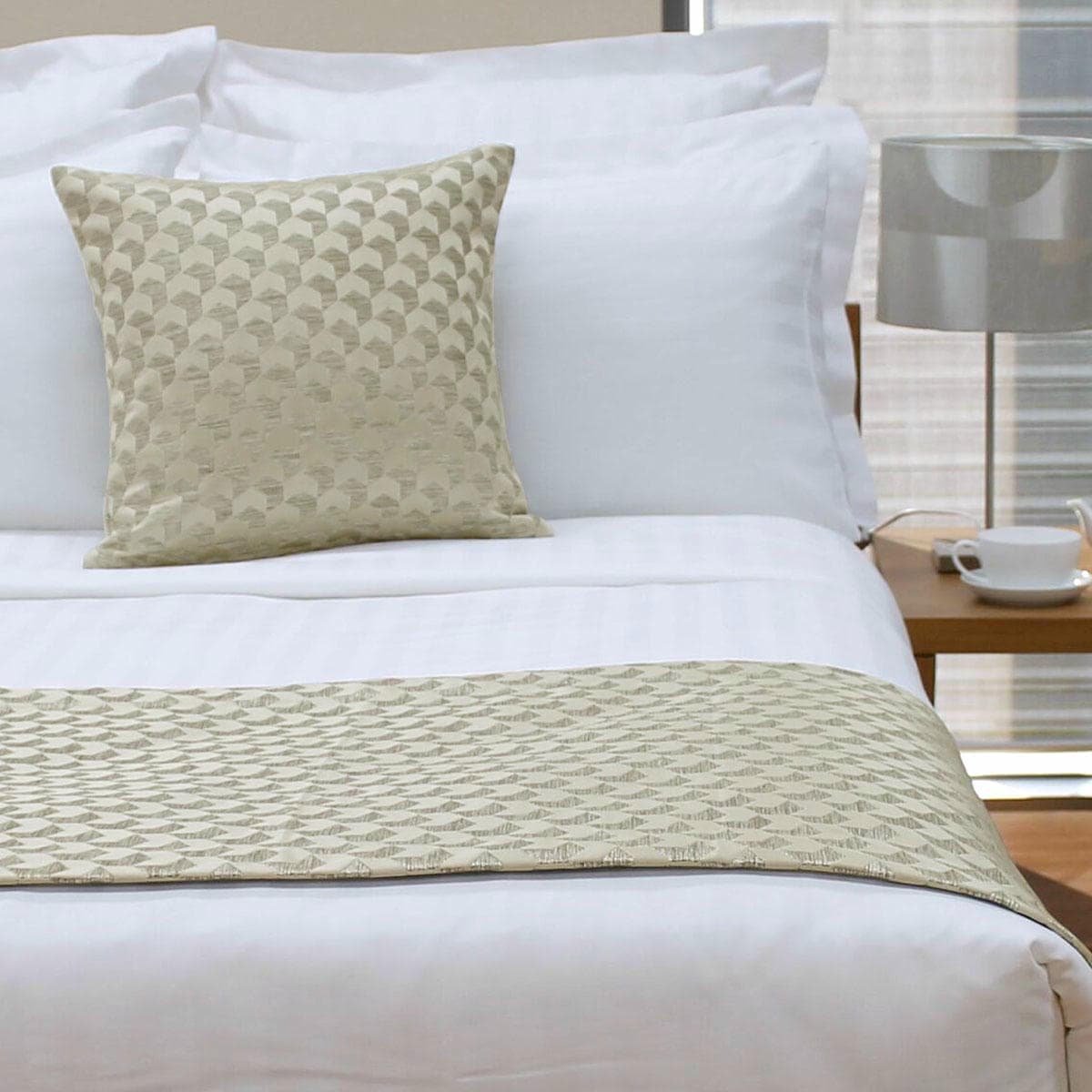 V442 WAM BEDR REGENCY CHAMPAGNE KS 204860 00
