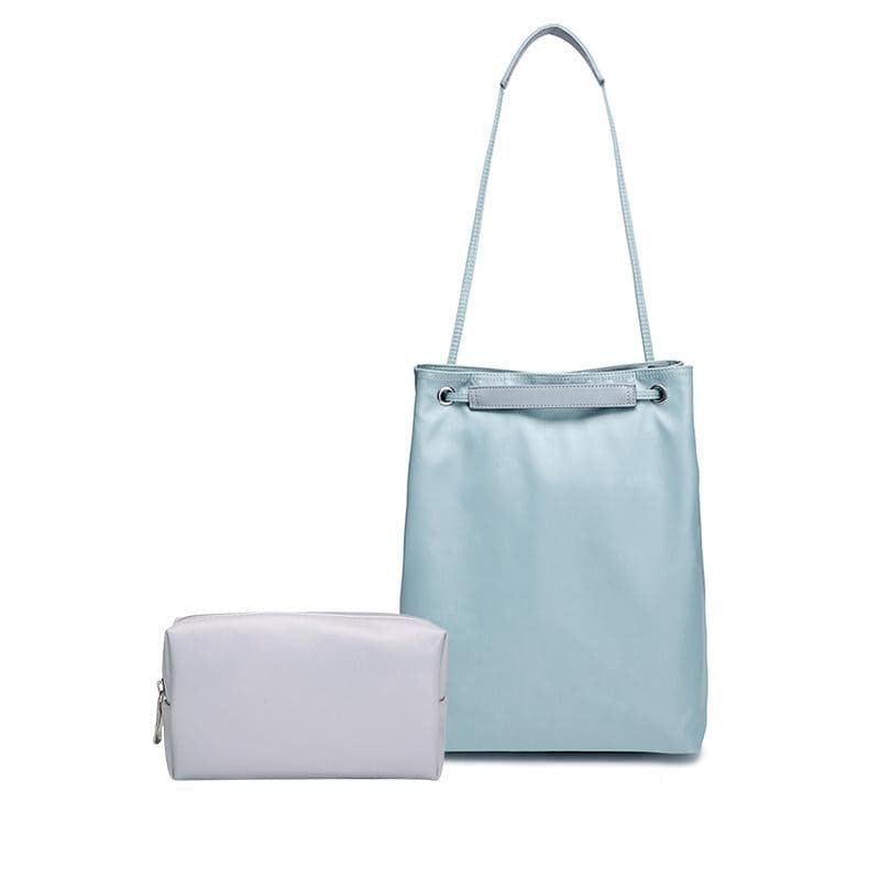 Medium Apple Macbook Shoulder / Messenger Bag - Handheld - Navy - V562-C2046053060DBT V562 C2046053060DBT 202504251630 15