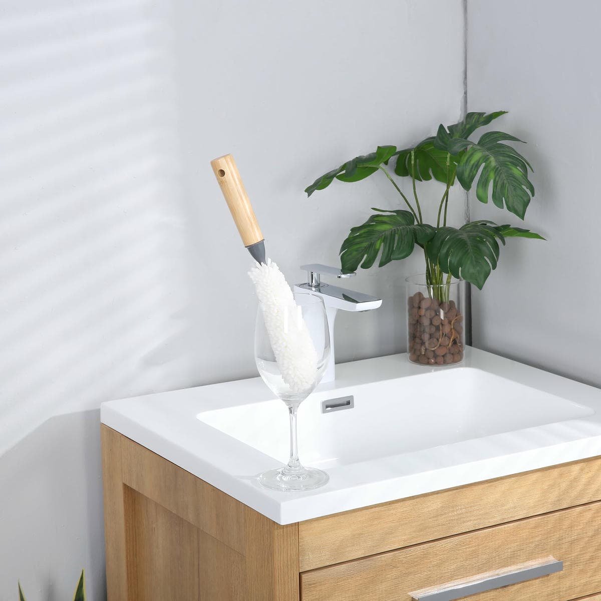 Bamboo Stemware Brush - V915-CV0108 V915 CV0108 203849 01