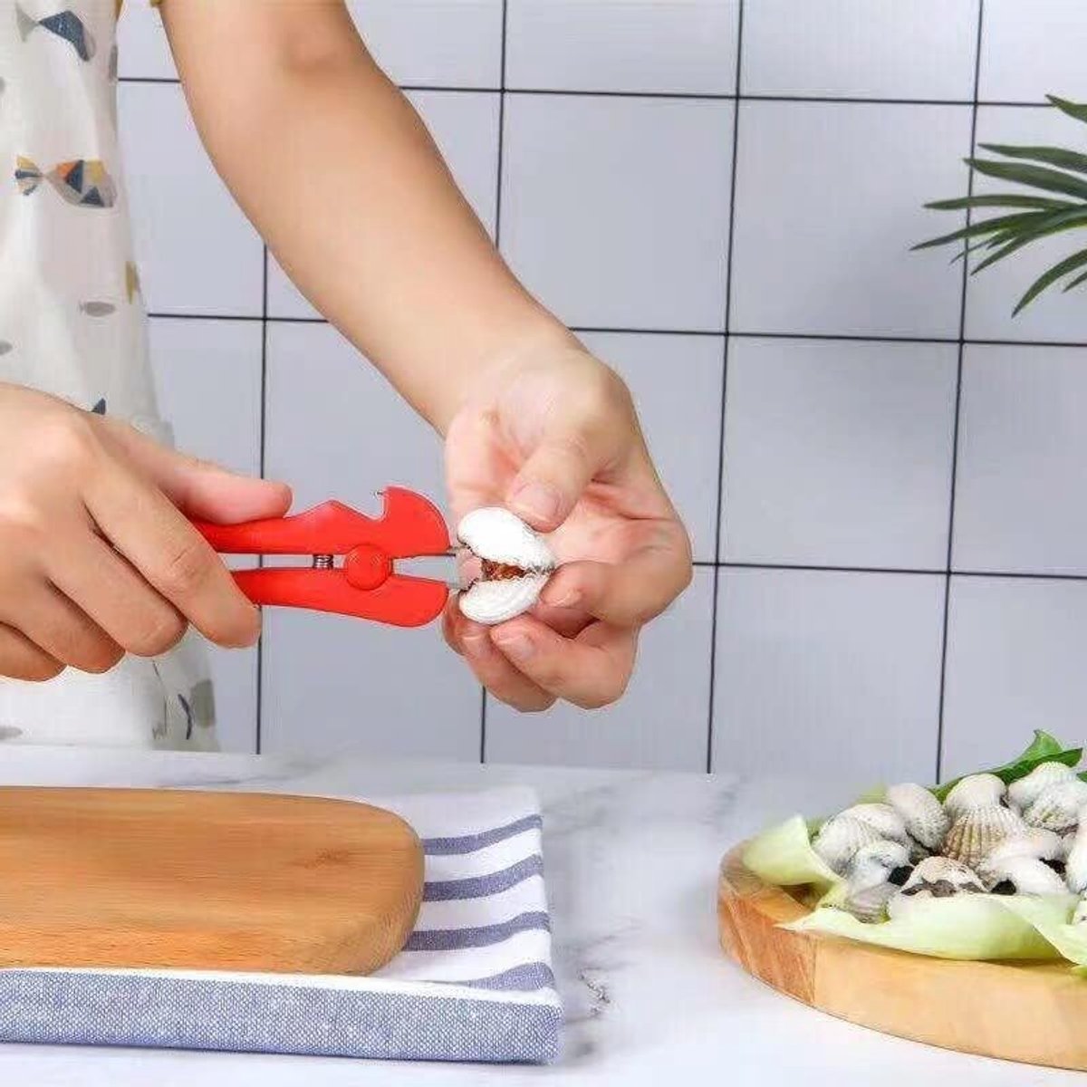 Oyster Knife - Professional Shell Opener - Fast and Efficient Oyster Cracking Knife - Multifunctional Blood Mussel Opener - Portable - Universal - Open Shell - Blood Mussel - High-Quality Kitchen Tools - V1188-MS101-01840-1 Oyster Knife - Professional Shell Opener - Fast and Efficient Oyster Cracking Knife - Multifunctional Blood Mussel Opener - Portable - Universal - Open Shell - Blood Mussel - High-Quality Kitchen Tools - Image 4