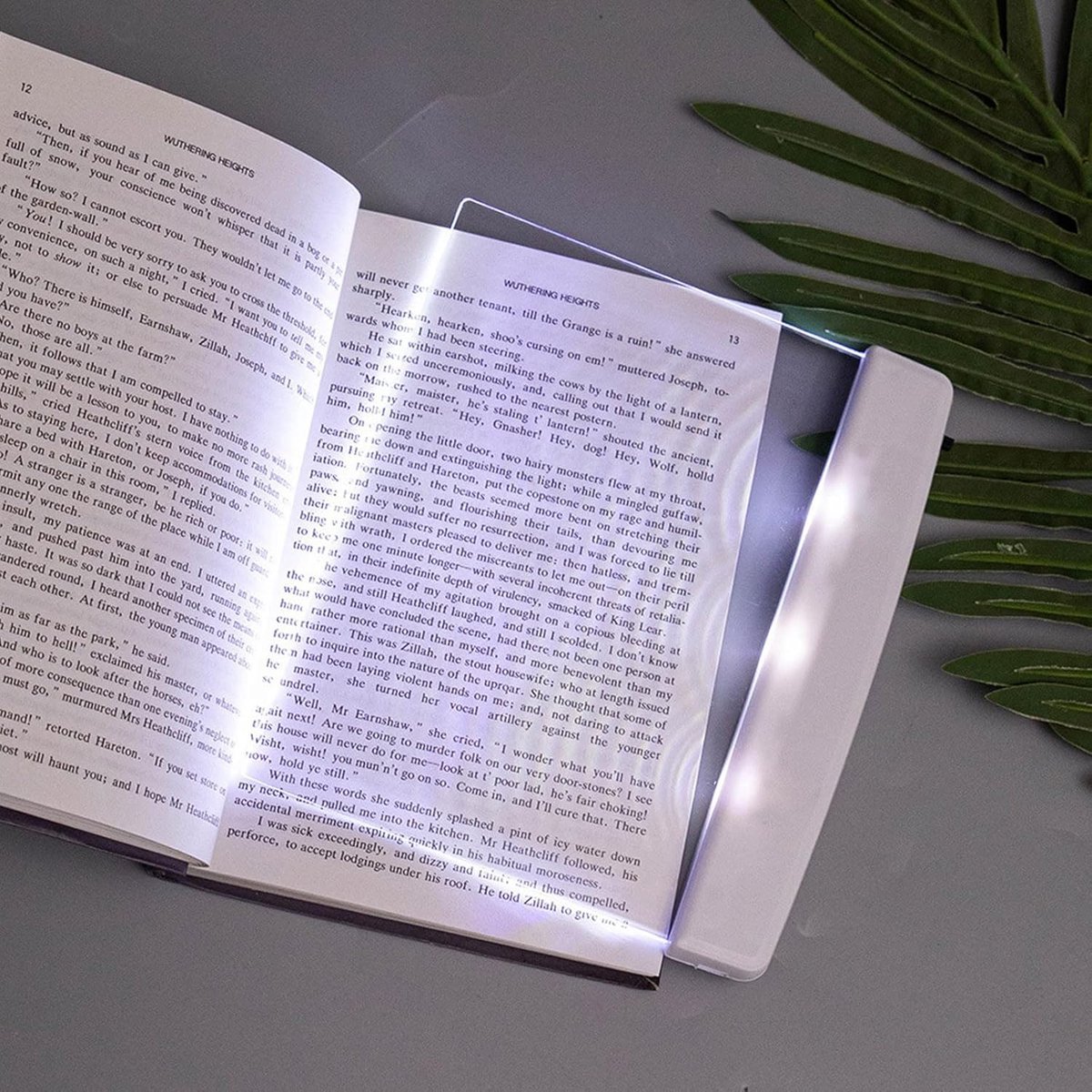 reading light for book - reading light - bookmark Book lamp - reading light for in bed - flat reading light - flexilight reading light - Battery operated (Requires 3 AA batteries, not included) - Suitable for reading in the evening - White
