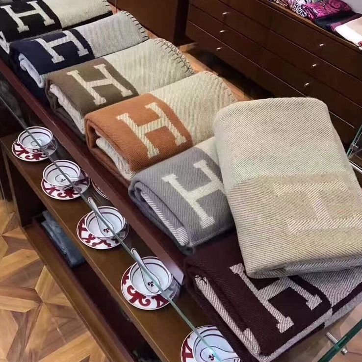 Wool Blanket Cullen Dynasty 140x170 700g Horizontal bar Gray H 140*170 700g - V1328-DZ5064925779470 Wool Blanket Cullen Dynasty 140x170 700g Horizontal bar Gray H 140*170 700g - Image 3