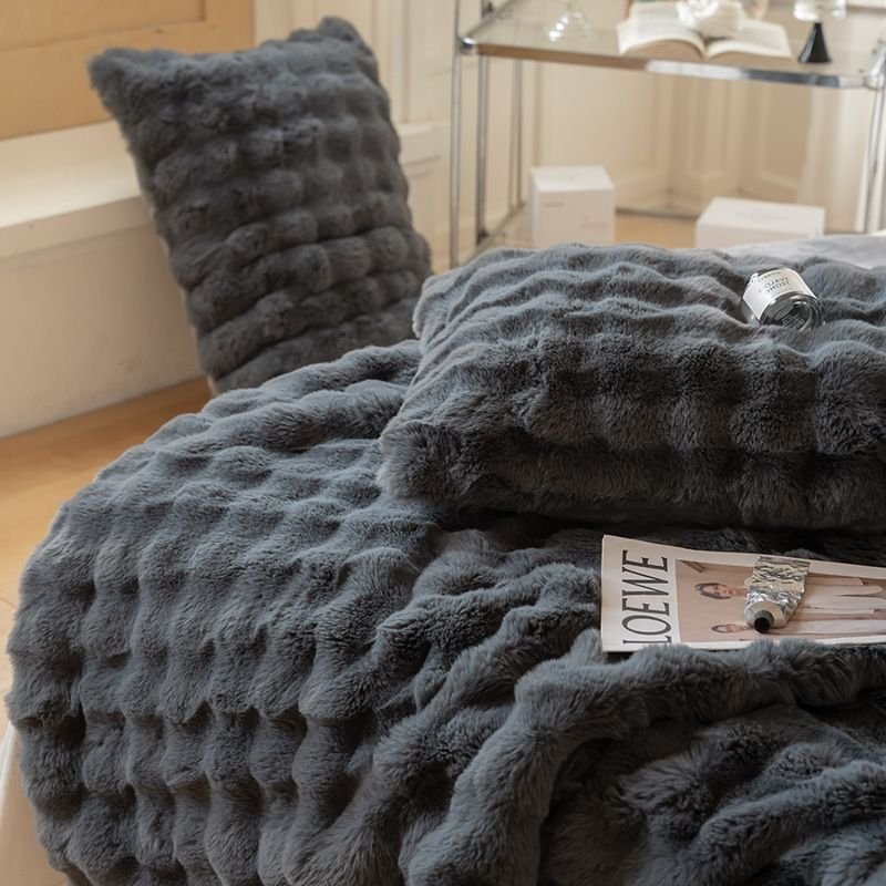 Velvet Blanket Polyester 180x200cm Creamy White smoke gray 200*230cm